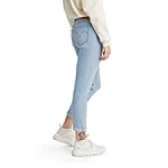 Levi's® Womens Mid Rise Boyfriend Jean - Picture 2 of 4